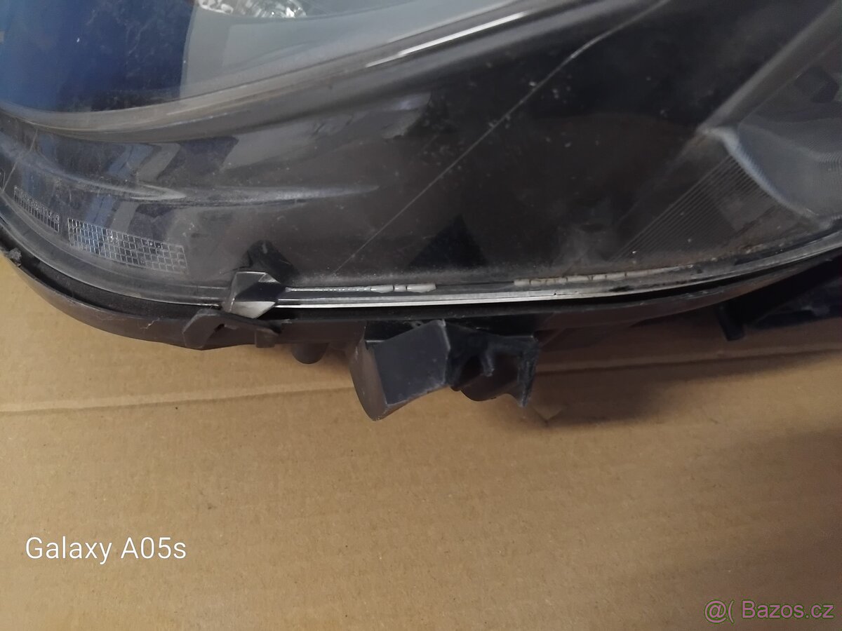 Fiat Peugeot Citroen 2016 - pravé přední světlo - 2