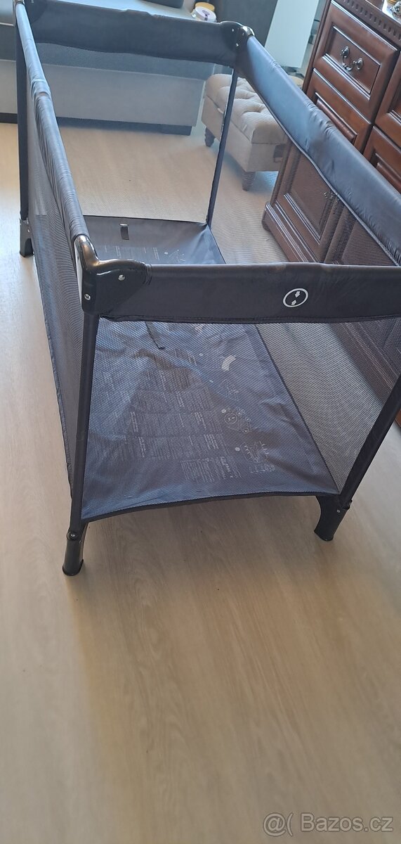 Rozkládací dětská postýlka JYSK. - 2