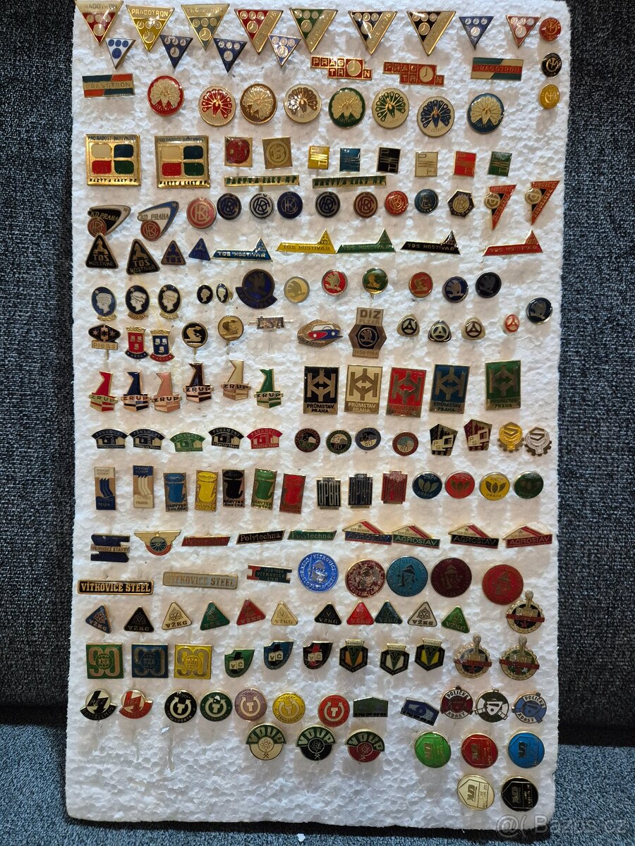 Sbírka odznaků a vyznamenání cca 2100ks - 2