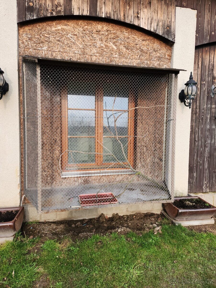 Voliéra před okno - 2