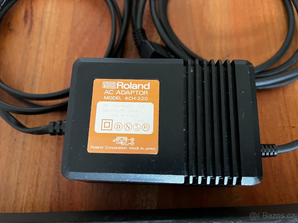 Roland R-8 Human Rhythm Composer + originální adaptér - 2