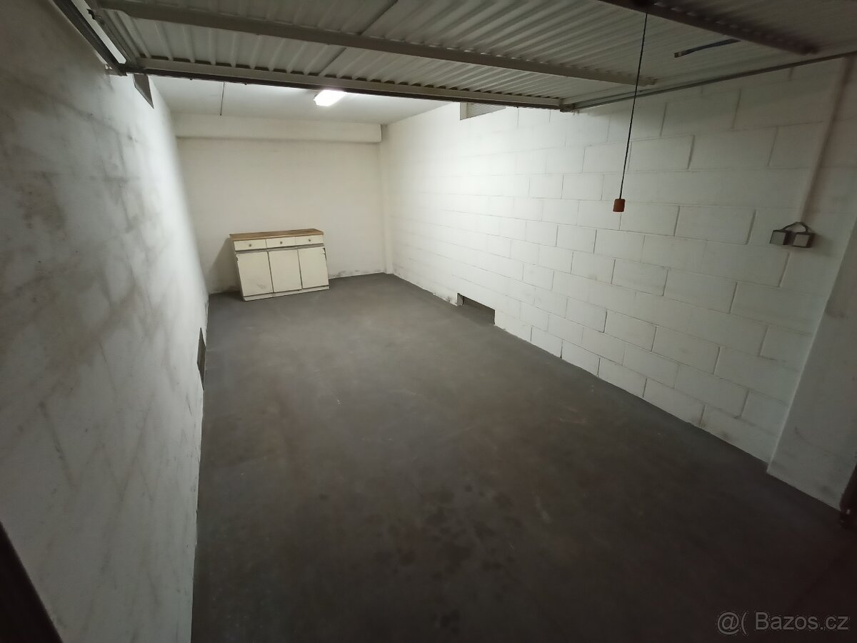 Pronájem garáže s elektřinou. Havlíčkova ulice Mladá Bolesl. - 2