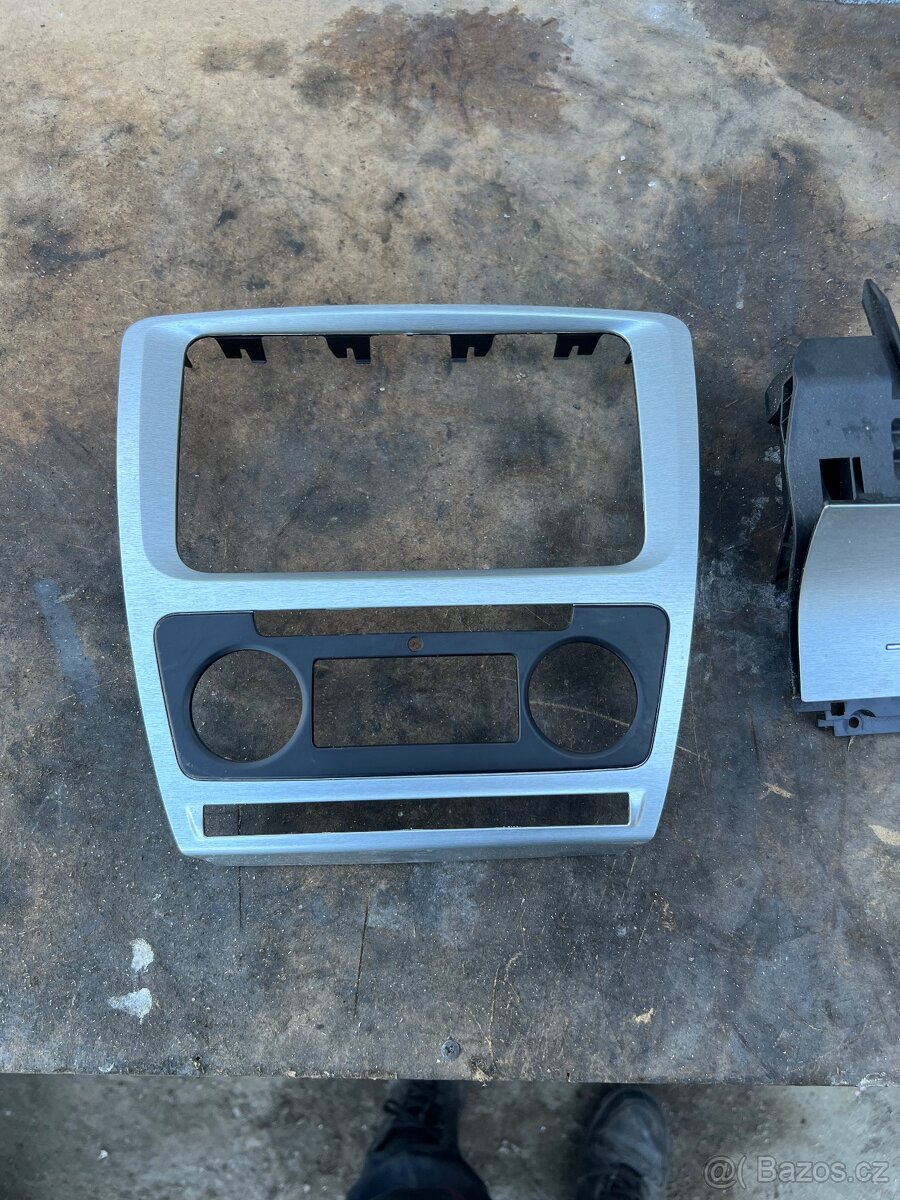 Škoda octavia 2 rs popelnik rameček - 2