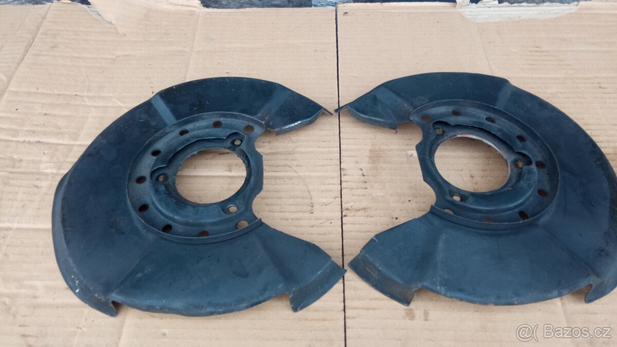 Tatra 613 štíty/plechy třmenů - 2