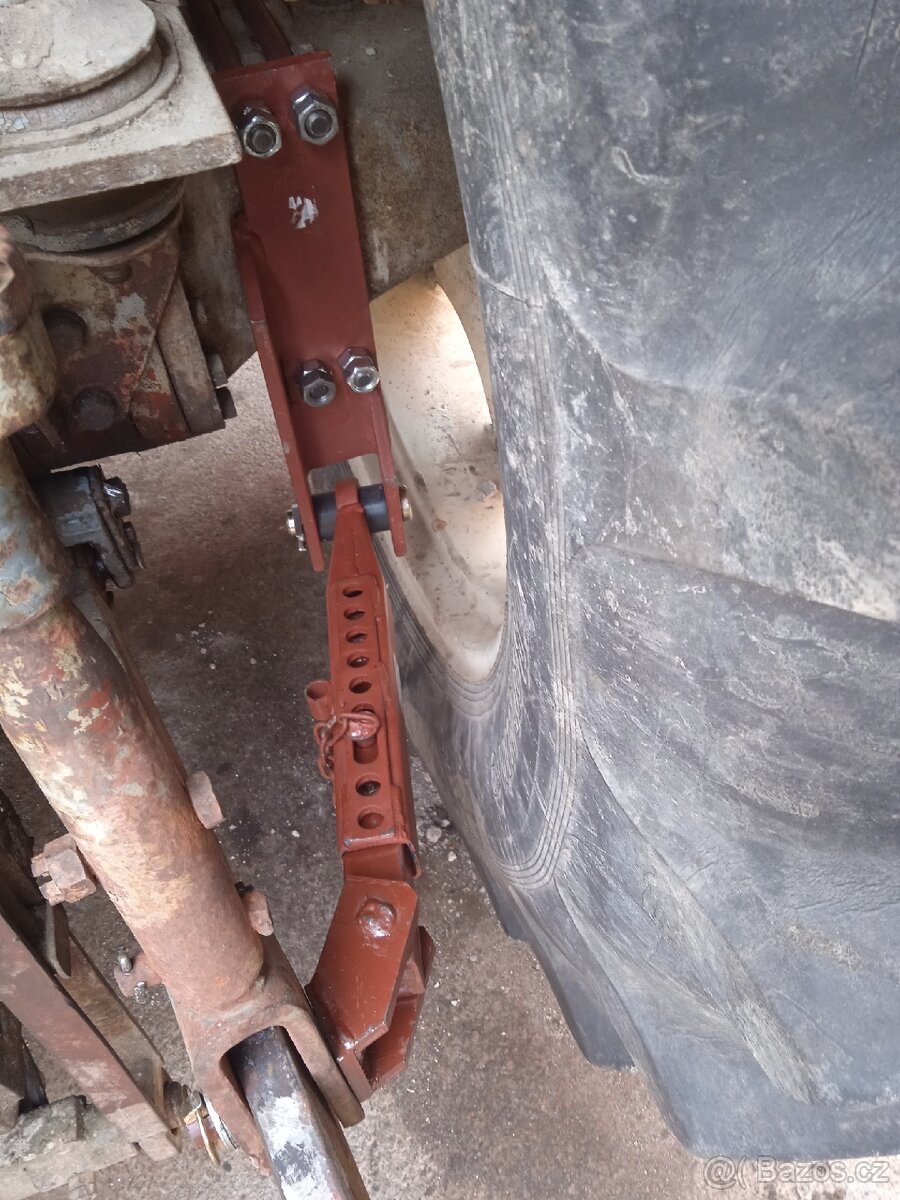 Prodám sponovaky ramen (šavlí) Zetor Crystal - 2