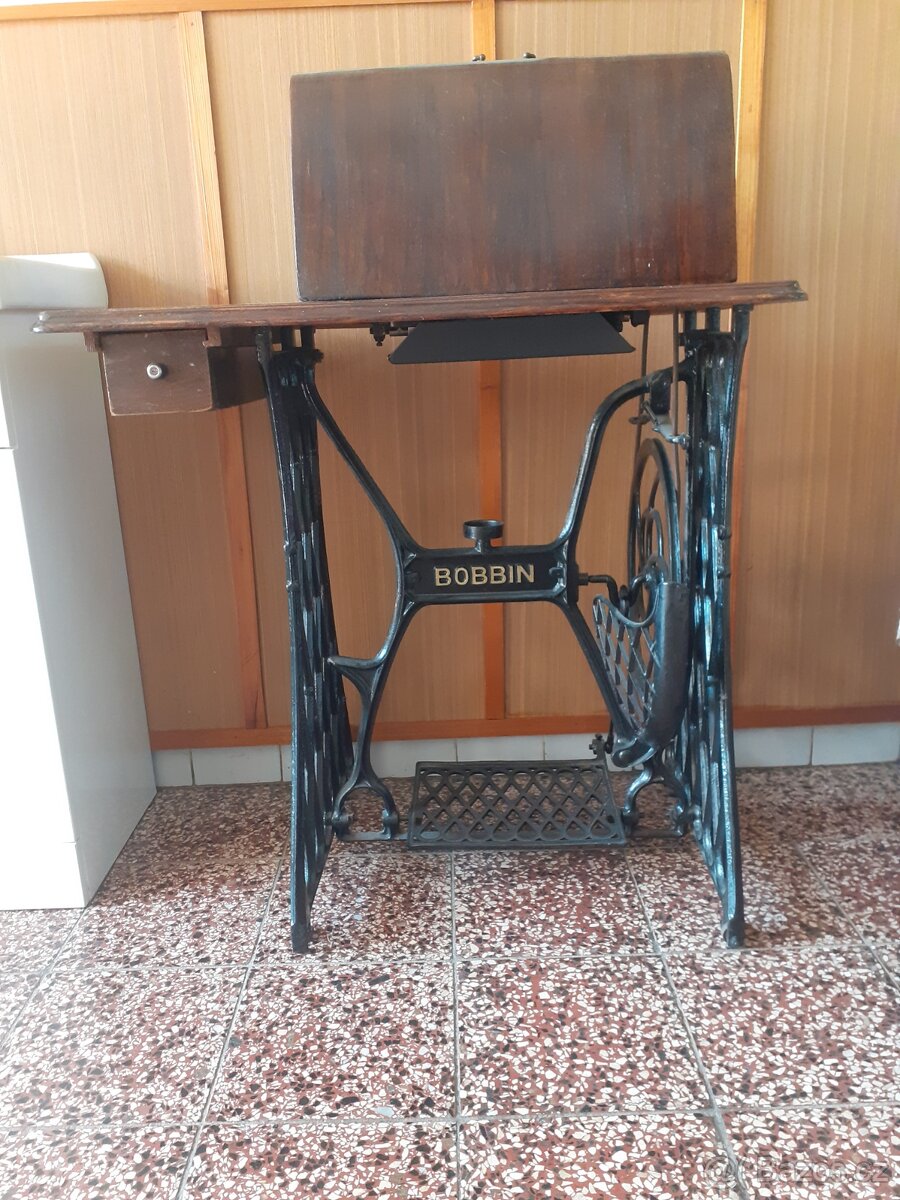 Stará mašina bobbin - 2