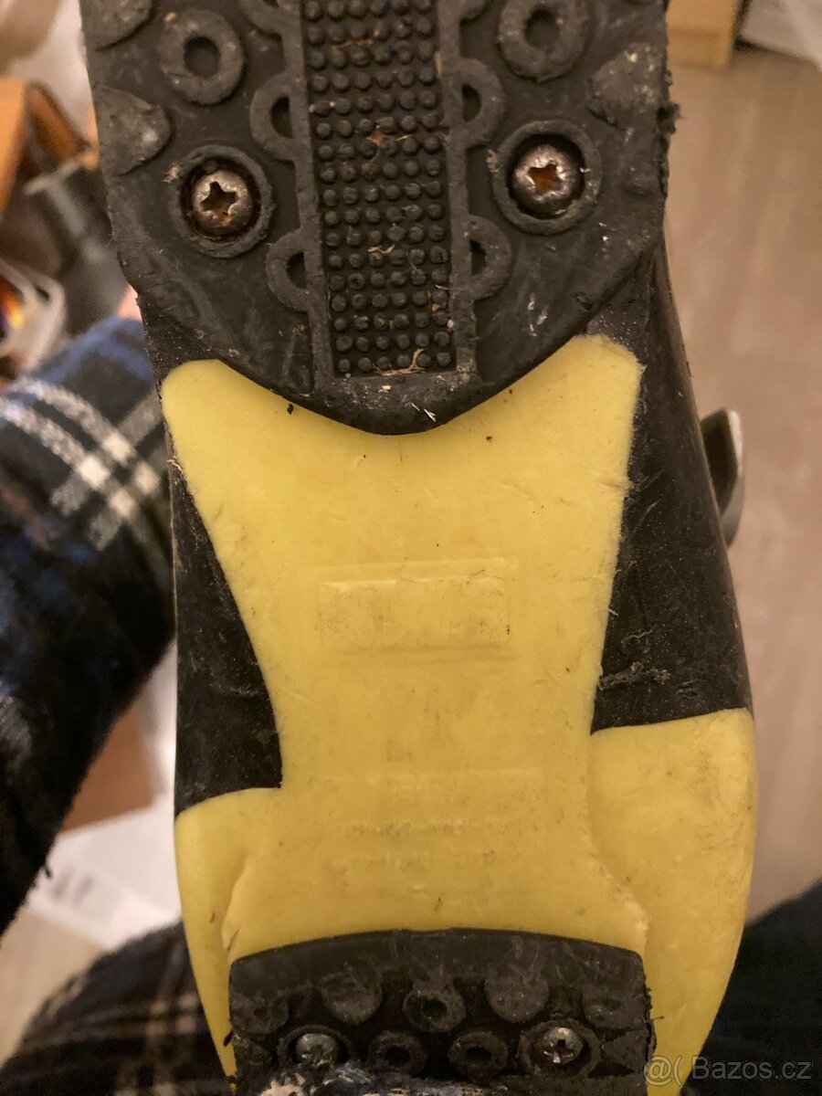 Boty na sjezdovky velikost 33 - 2