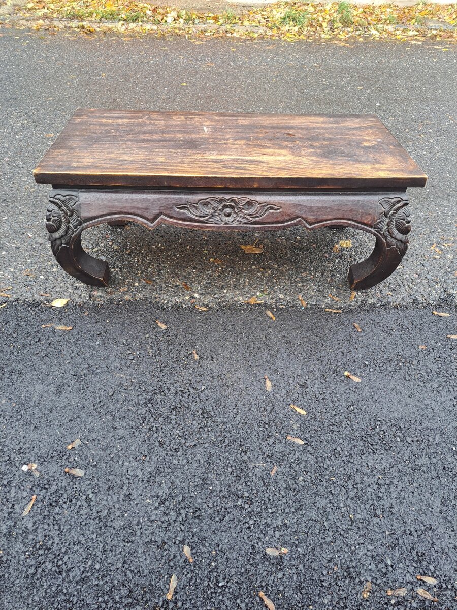 Starožitný stolek - 2