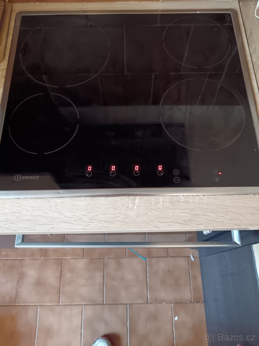 Trouba Baumatic BO626SS+deska Indesit - 2