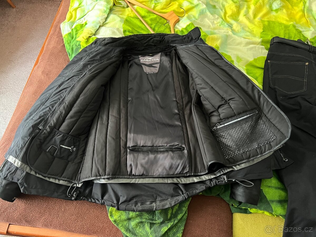 Bunda, kalhoty a boty - 2