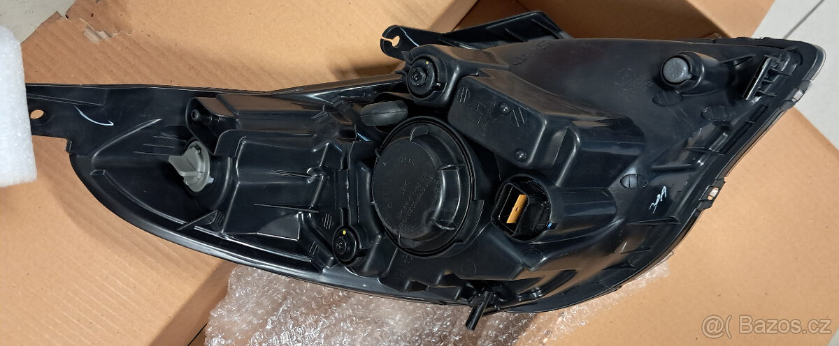 Levý světlomet - 2