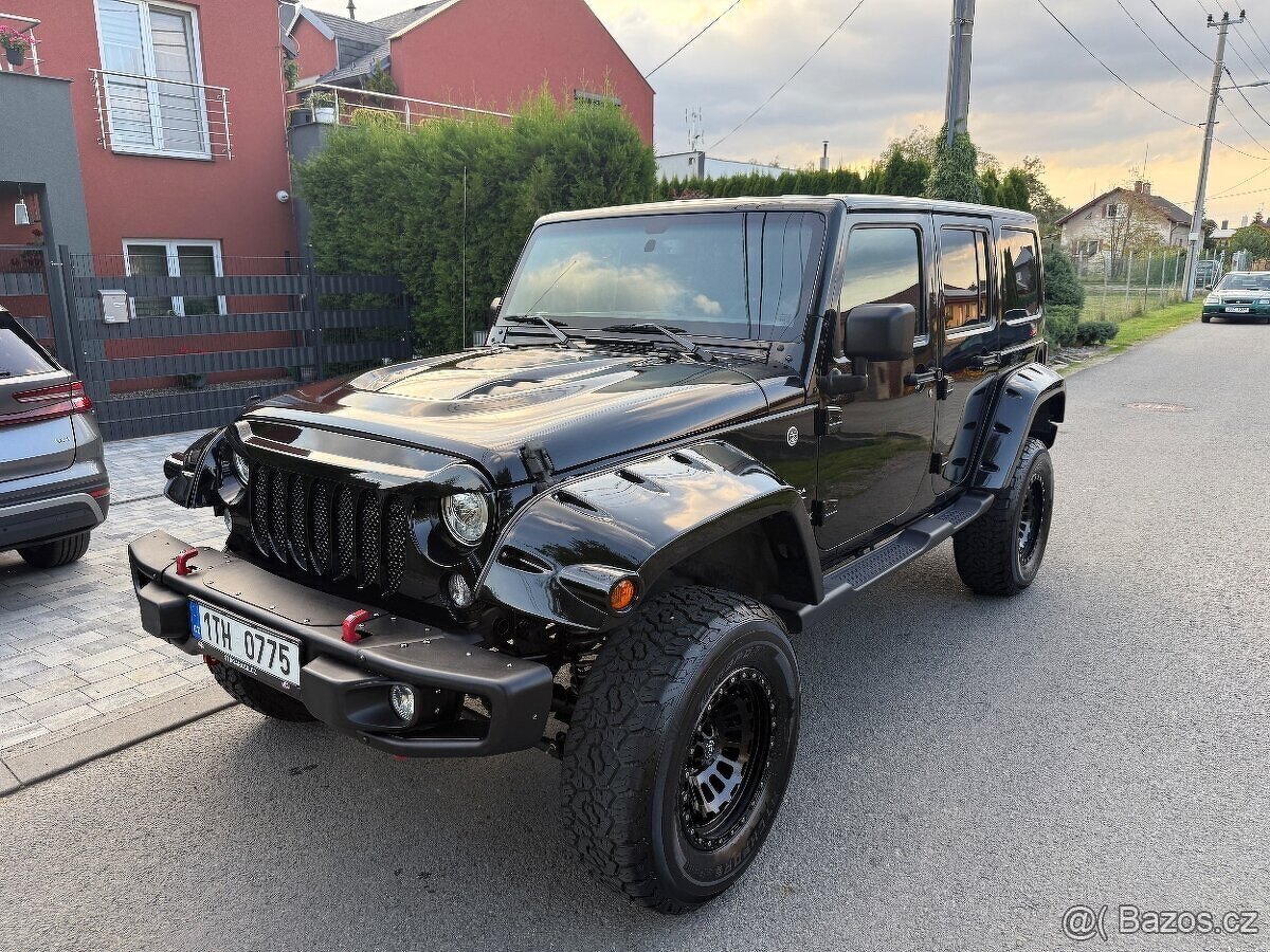 Jeep Wrangler Sahara - 2