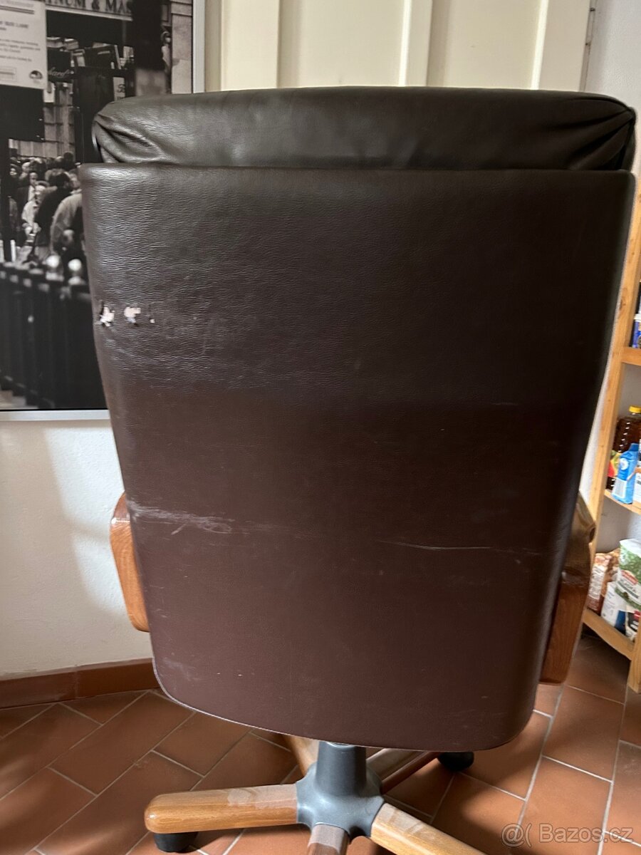 Kožené kancelářské křeslo - 2
