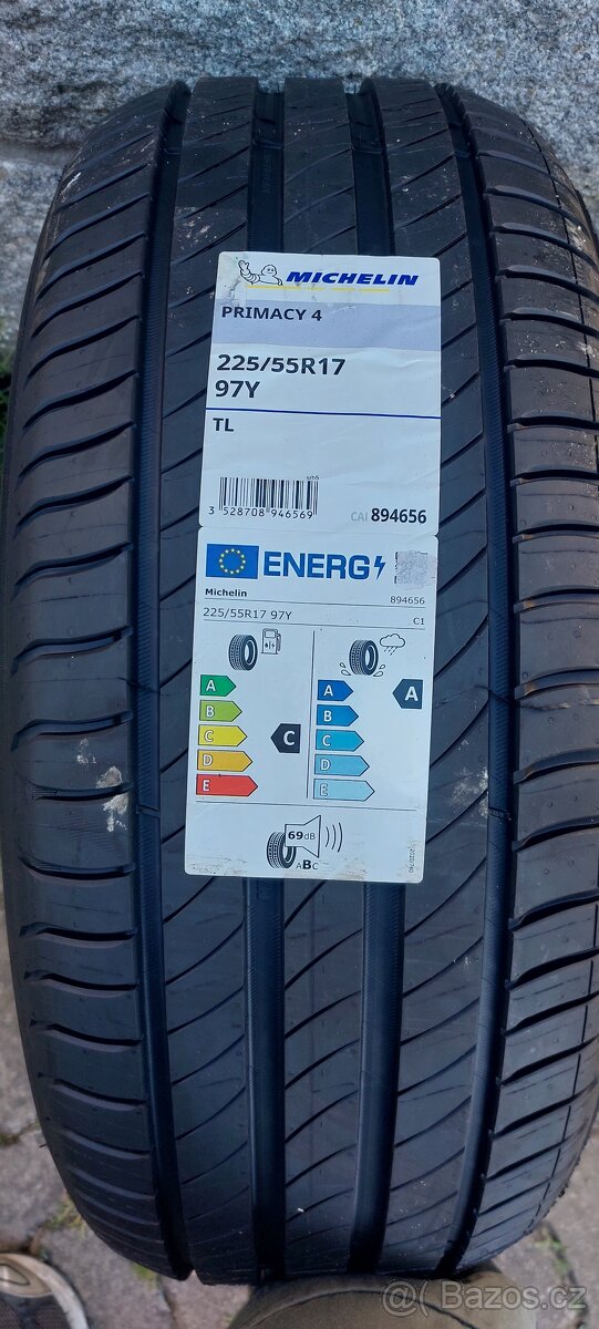 Prodám novou pneu. Michelin 225/55R17 - 2