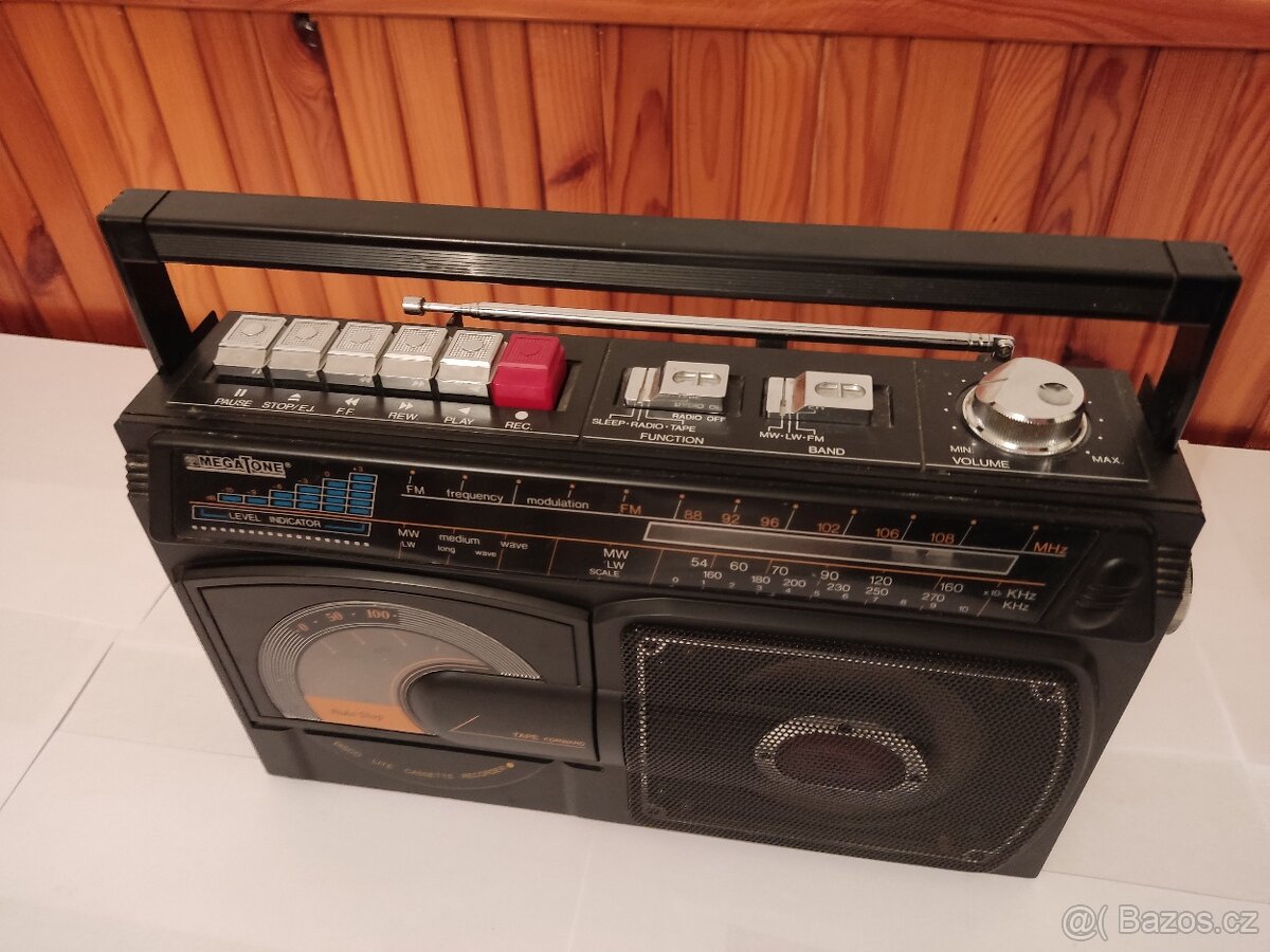 Retro rádio–magnetofon LEVIS / MEGATONE (90. léta) - 2