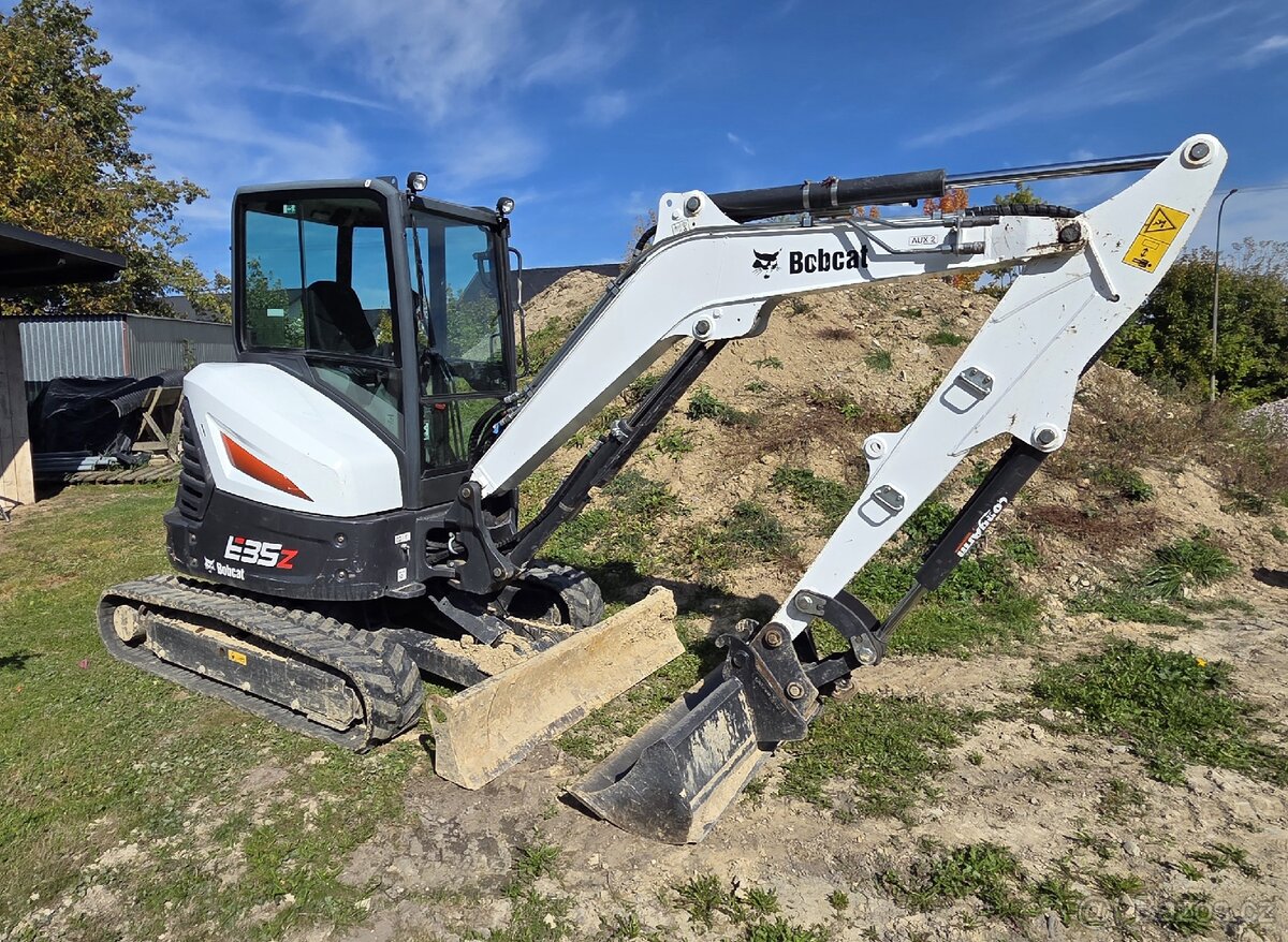 Prodám minibagr 3,5t bobcat e35z 2022 - 2