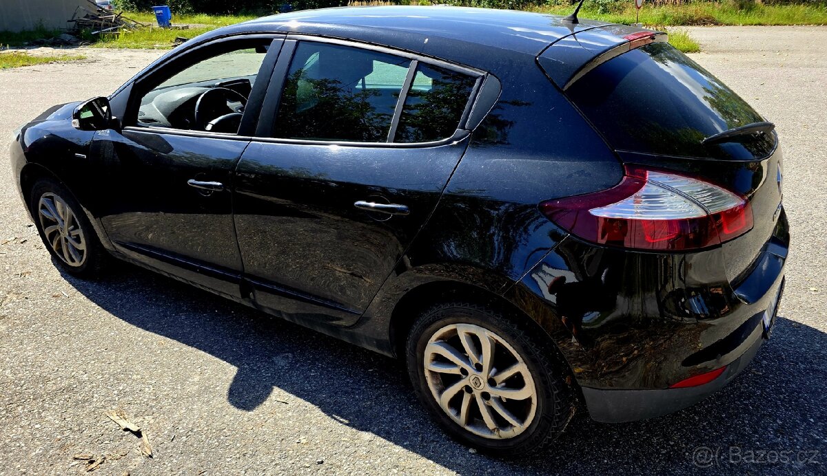 Megane 3 FL 1.2 velká výbava model 2017 málo najeto - 2