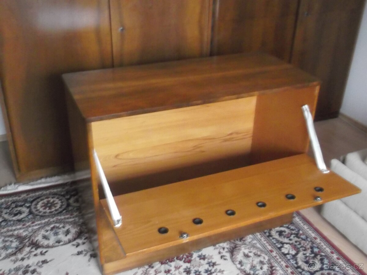 nábytek z pozůstalosti, i retro, i novější L - 2