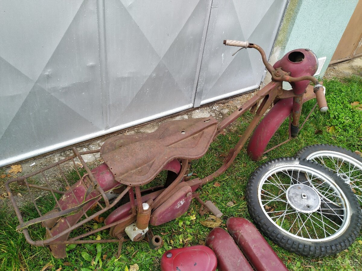 Jawa 250 pérák - 2