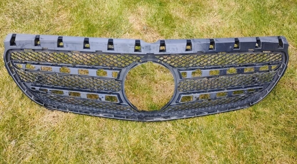 Mercedes B W246 2014 - 2018 - predna maska - 2