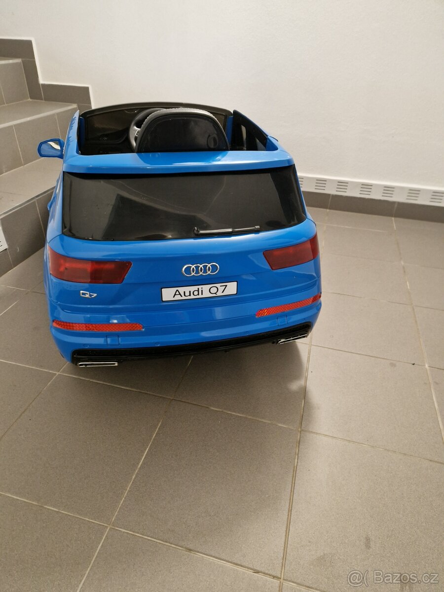 Elektrické autíčko Audi Q7 - 2