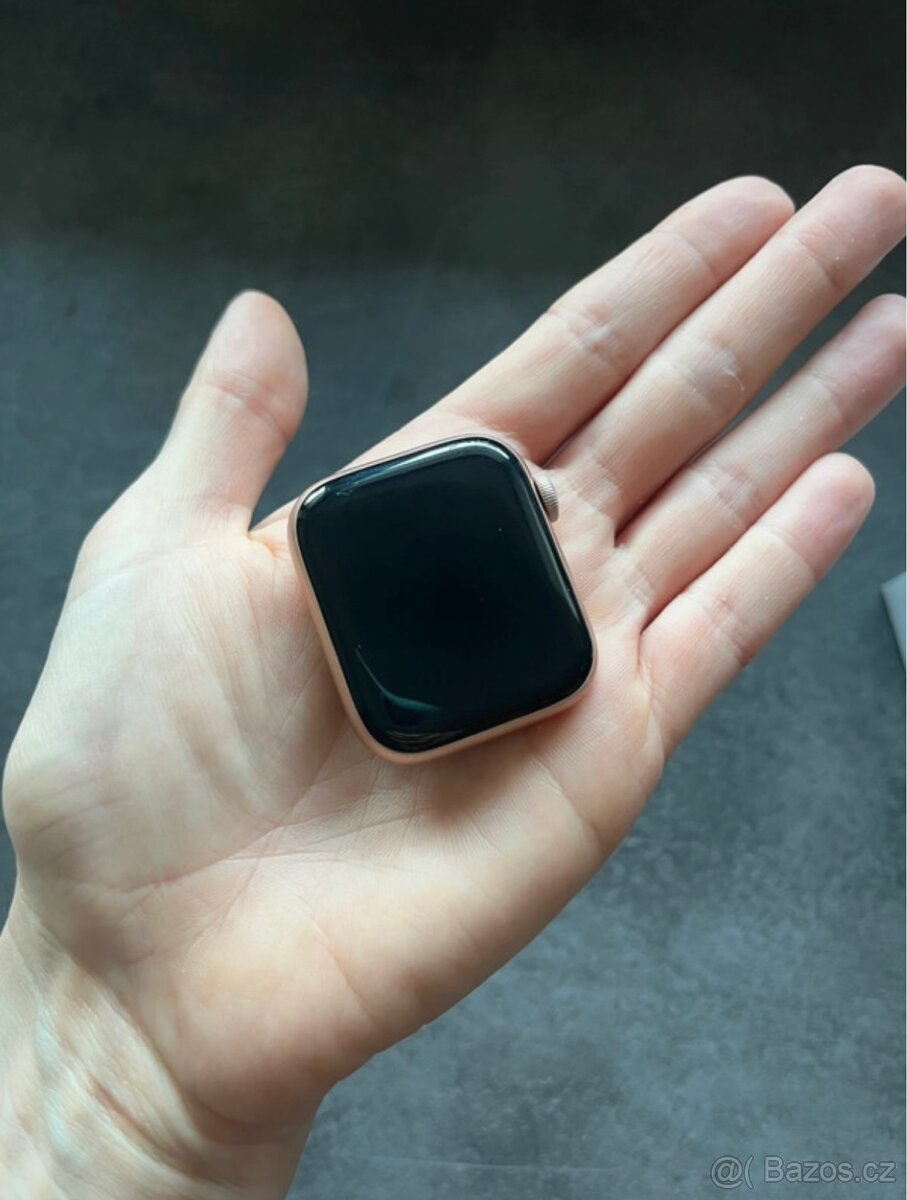 Apple Watch SE 44mm - 2