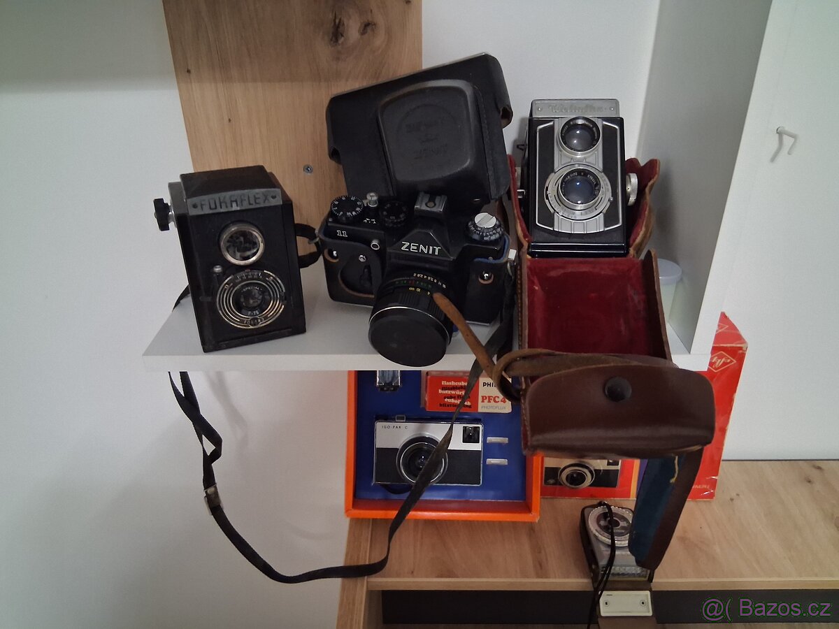 Sbírka starožitných fotoaparátů - 2