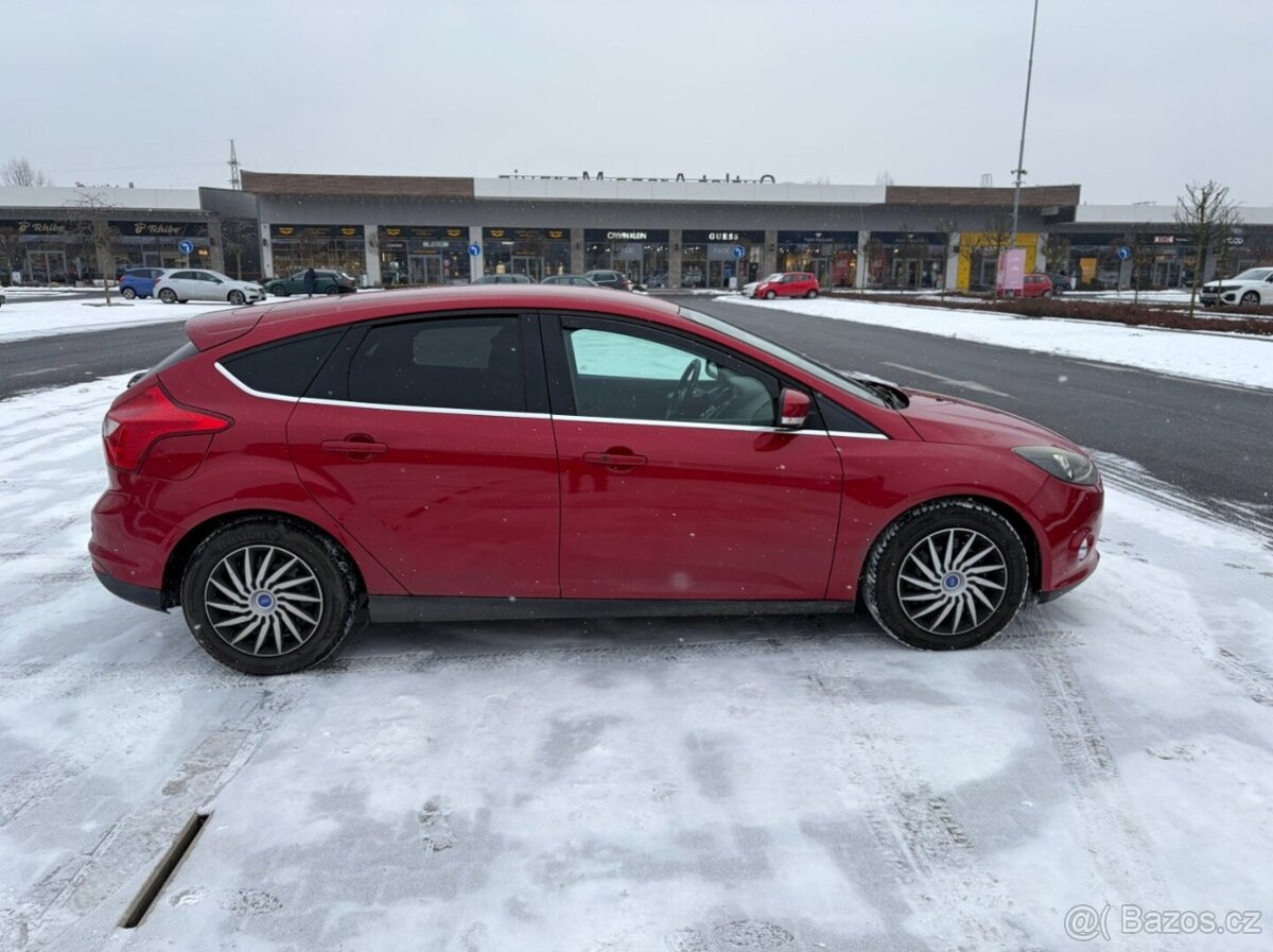 Ford Focus 1.6 EB 110kw TOP VÝBAVA - 2