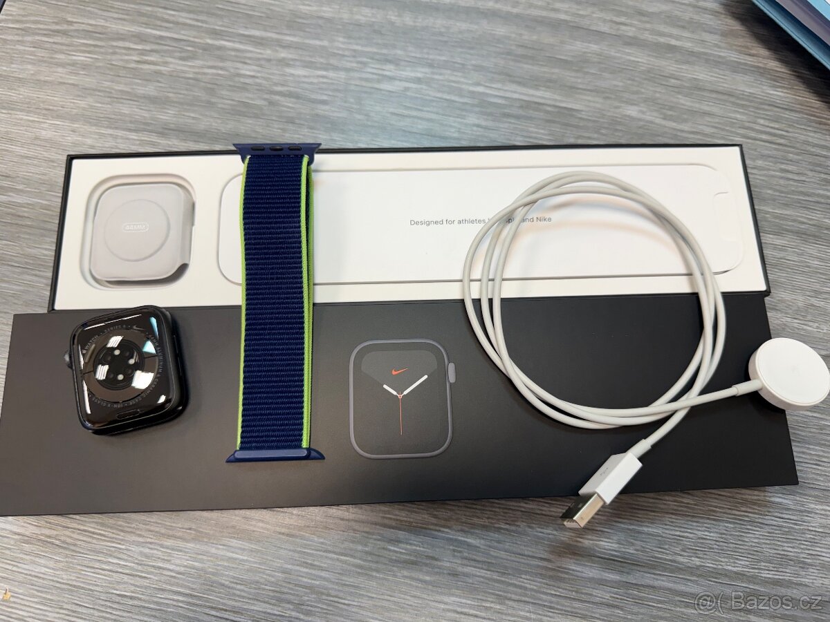 Apple Watch 6 44 mm Space Gray - 2