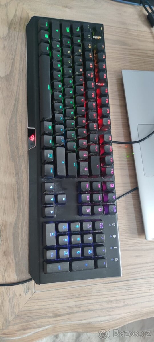 mechanická herní klávesnice Trust GXT 890 Cada. - 2