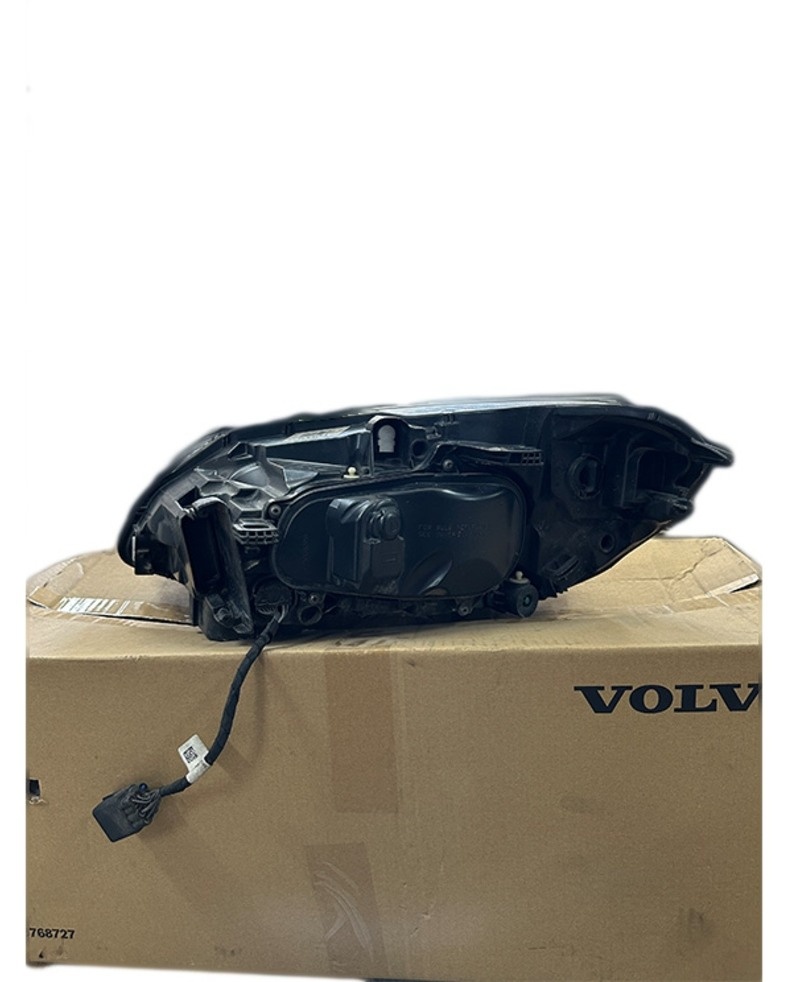 Levé přední světlo VOLVO V40/ V40 CC - 2