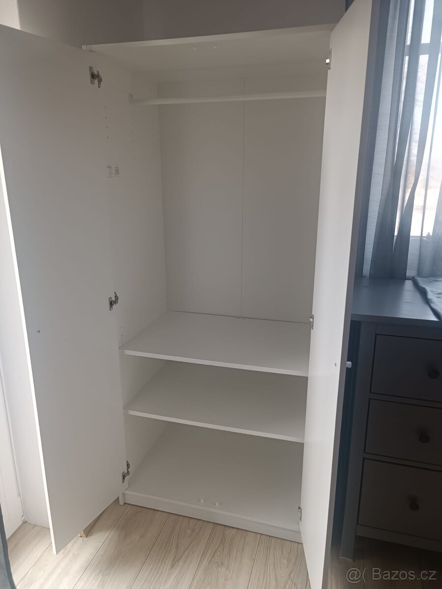 Šatní skříň - 2
