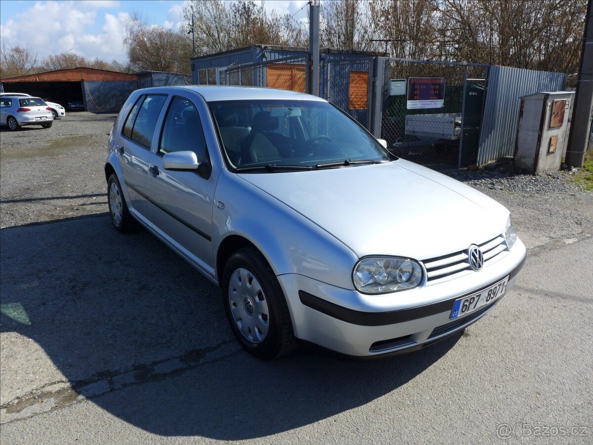Volkswagen Golf 1,9 TDI KLIMA, TAŽNÉ - 2