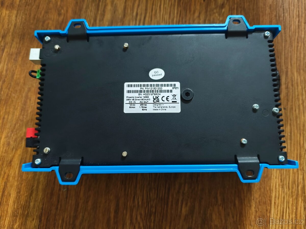 Měnič napětí Victron Phoenix 500VA/12V - 2