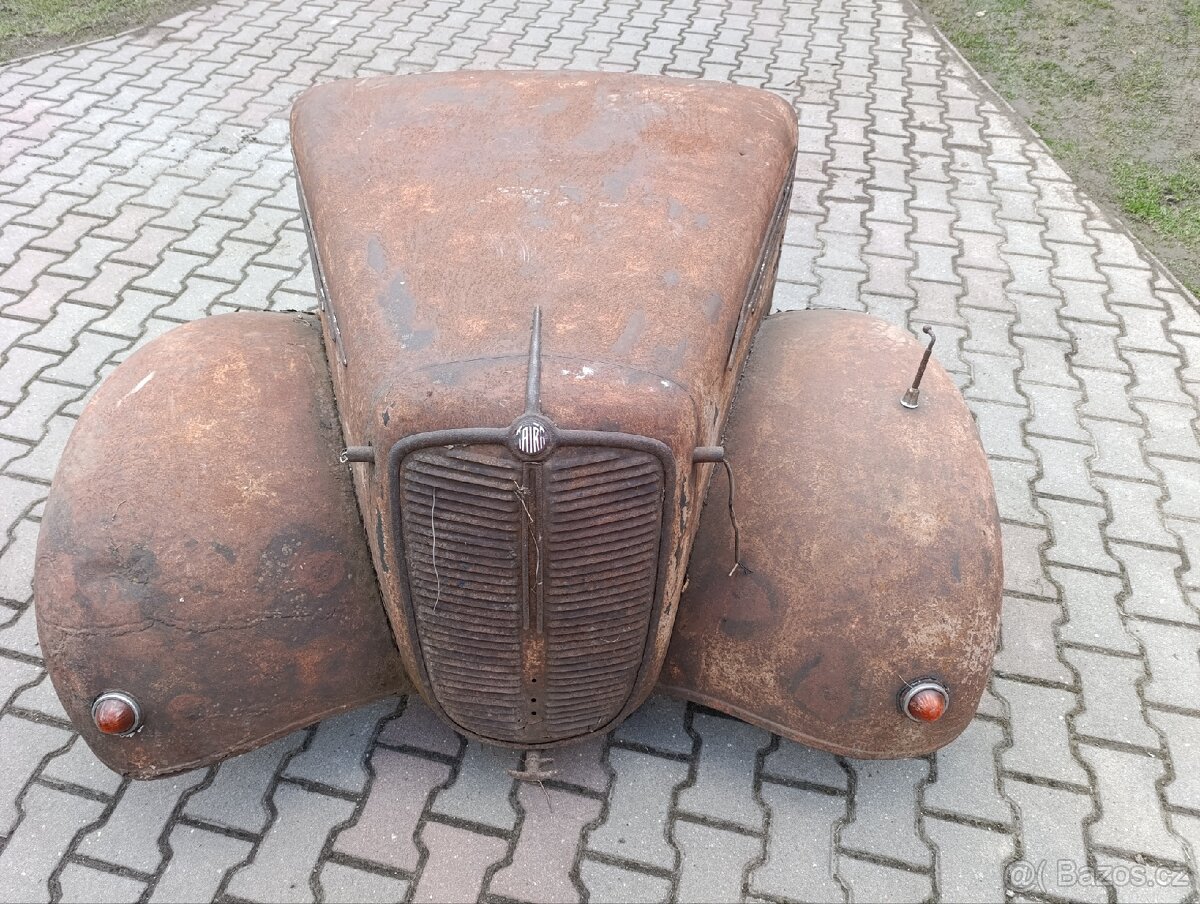 Přední kapota Tatra 57 B - 2