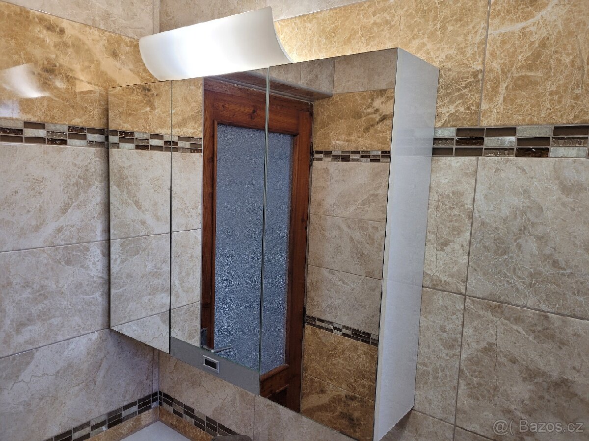 Koupelnová skříňka - 2