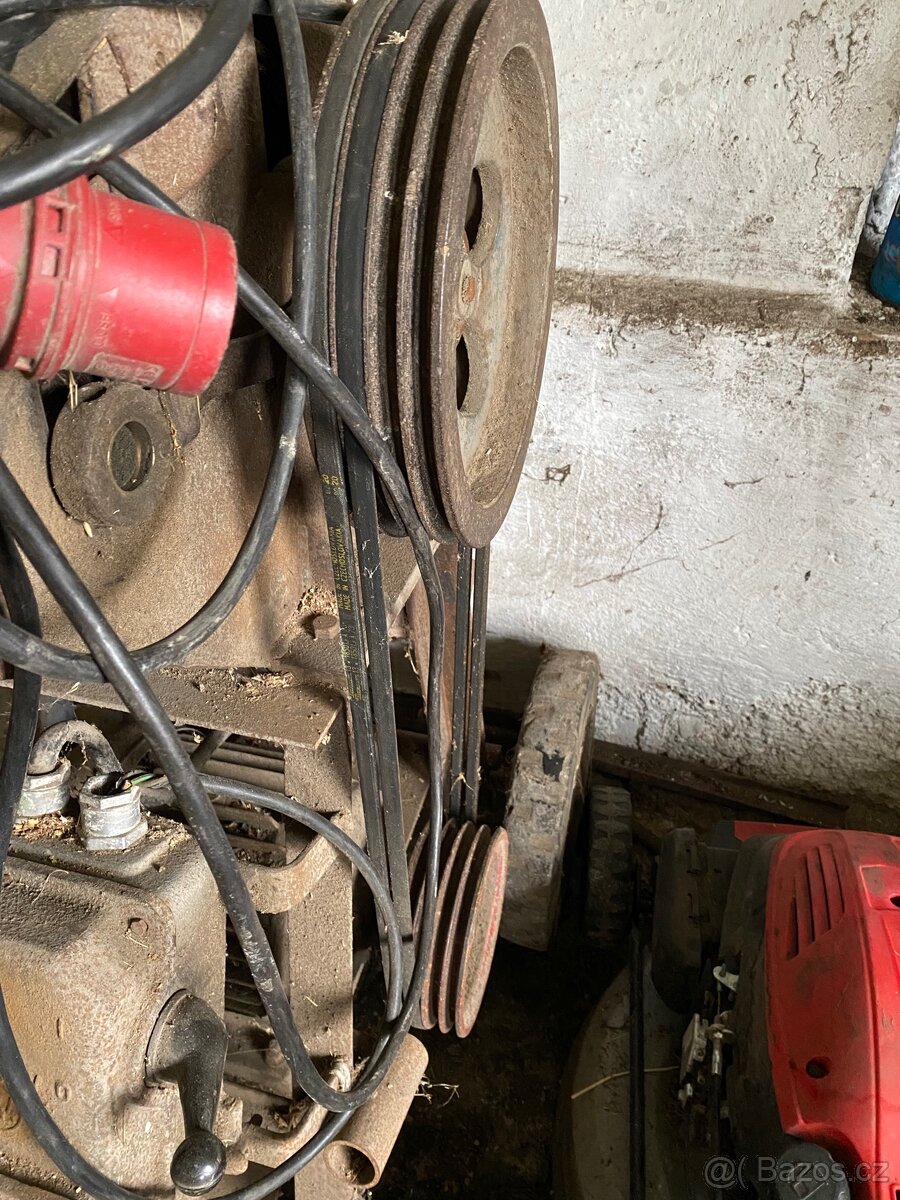 Šrotovník/drtič větví - 2