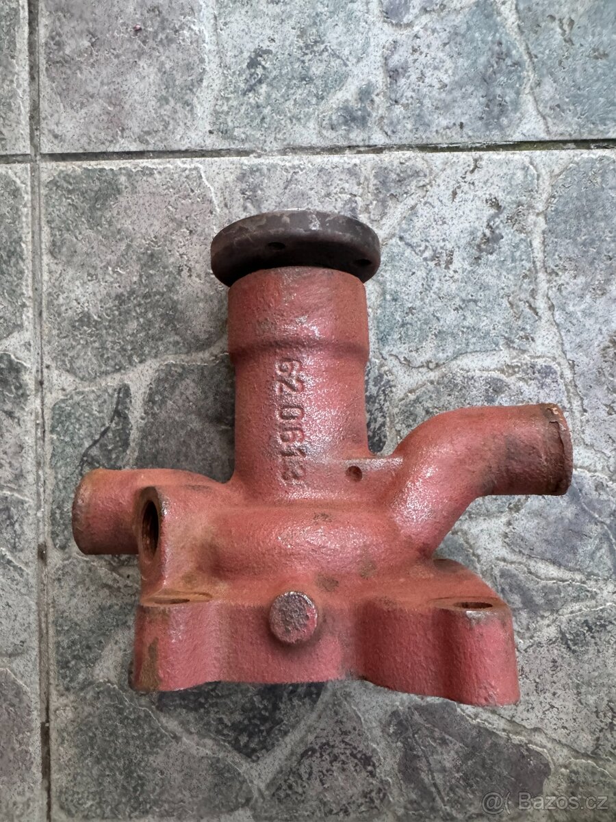 Vodní pumpa, čerpadlo asi na traktor - 2