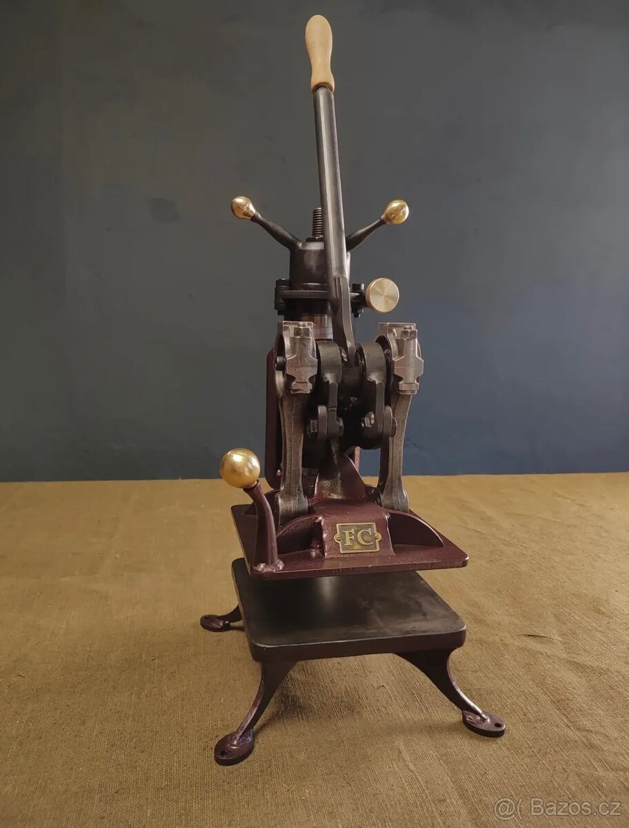 Mini vysekávací lis - 2