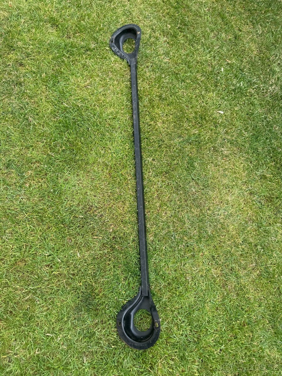 Vzpěra tlumičů do motorového prostoru - 2