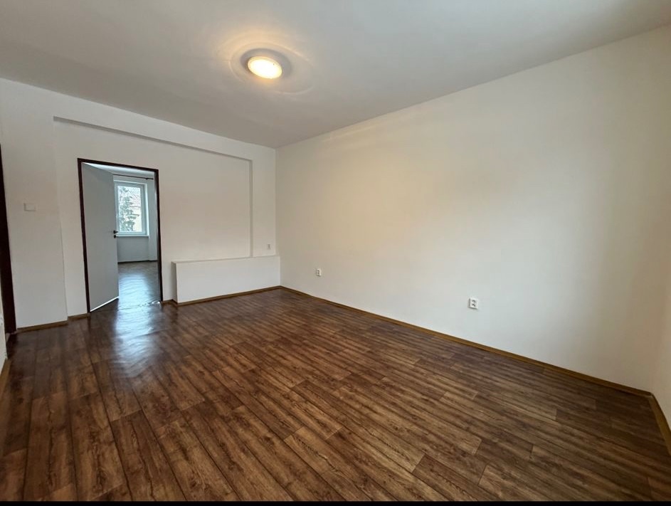 Pronájem bytu 2+1 52 m² Šimkova, Jirkov - 2
