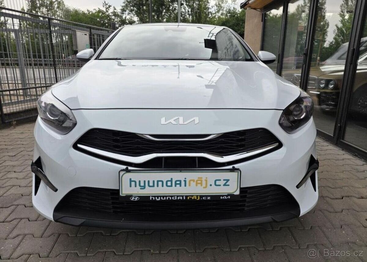 Kia Cee´d 1.5-1. MAJ.-V ZÁRUCE-TOP STAV - 2