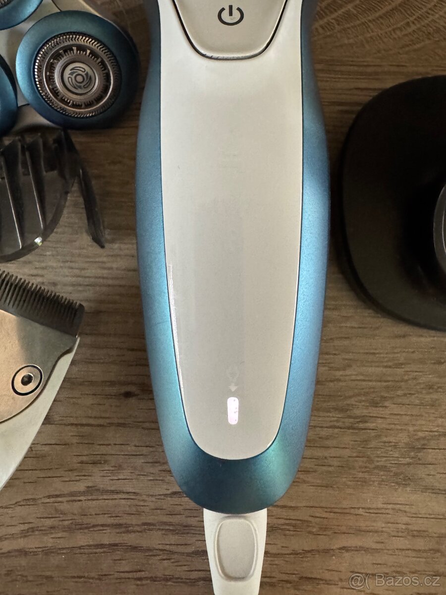 Elektrický holicí strojek a epilátor Philips - 2