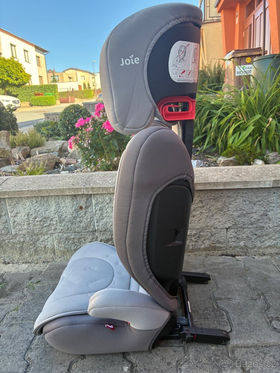 Autosedacka JOIE Traver dark 15–36 kg - 2