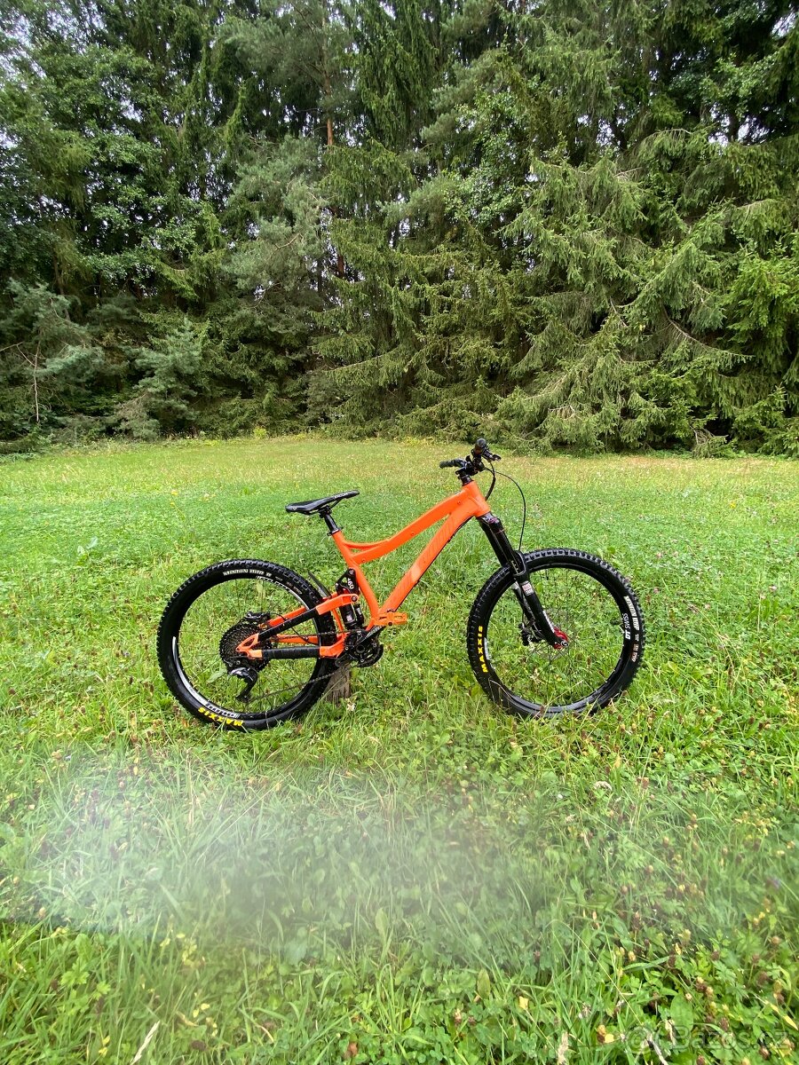 Horské enduro kolo propain tyee - 2