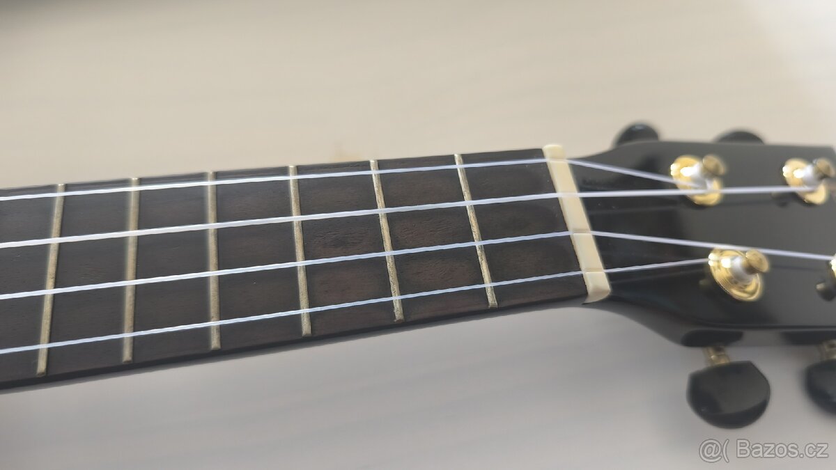 Mahalo Ukulele - 2