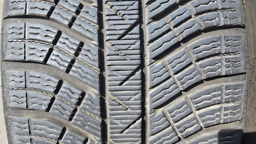 Zimní pneu 245/35/20 Michelin - 2
