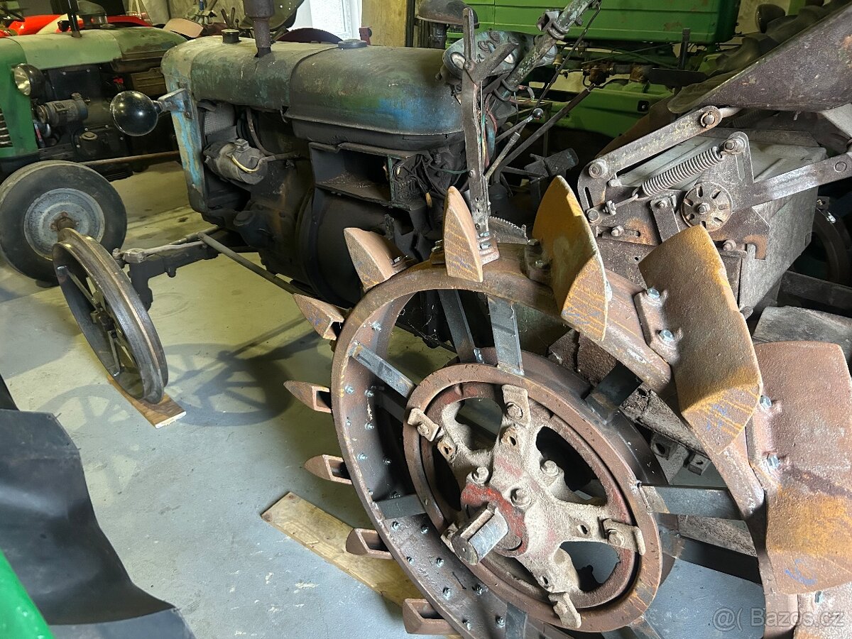 Zetor 25 na orebnich kolech - 2