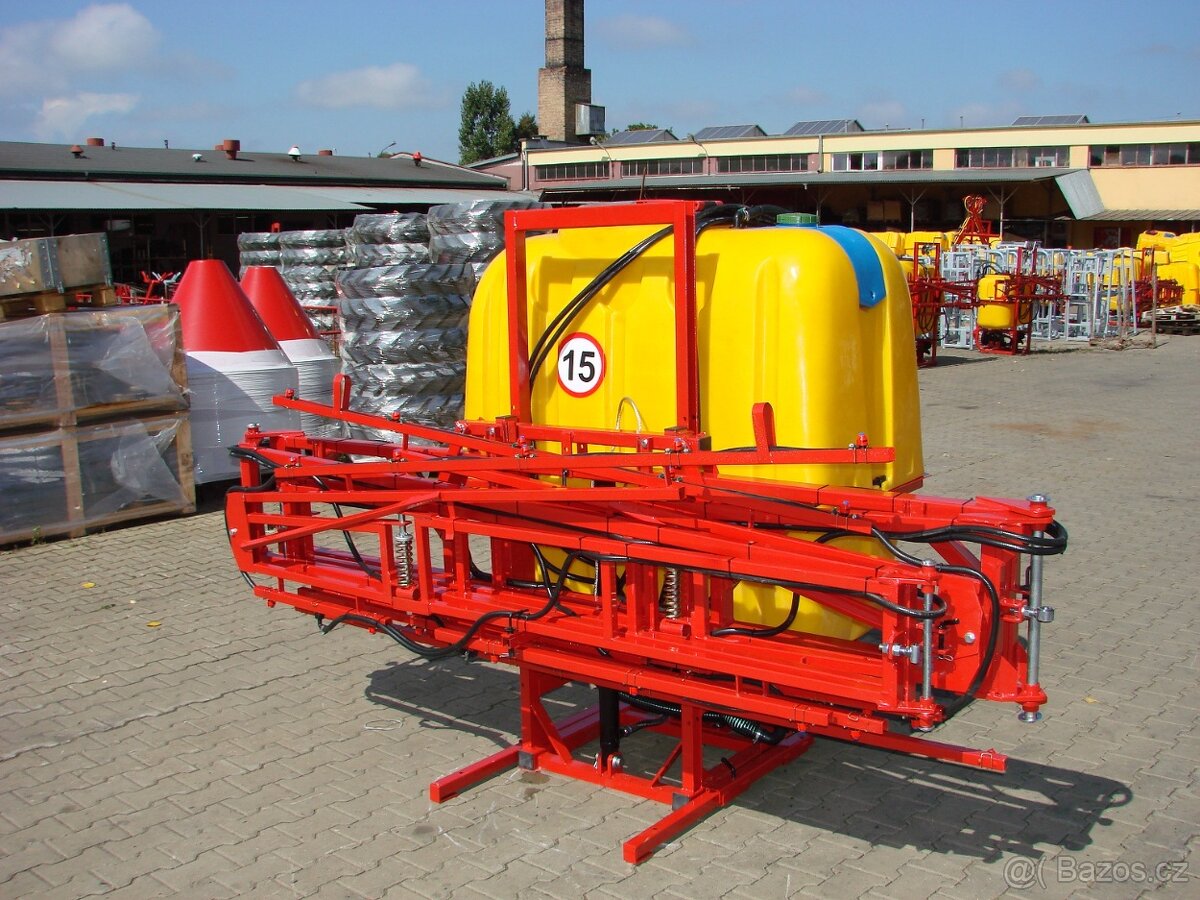 Postřikovače 600 l, záběr 12 m - 2