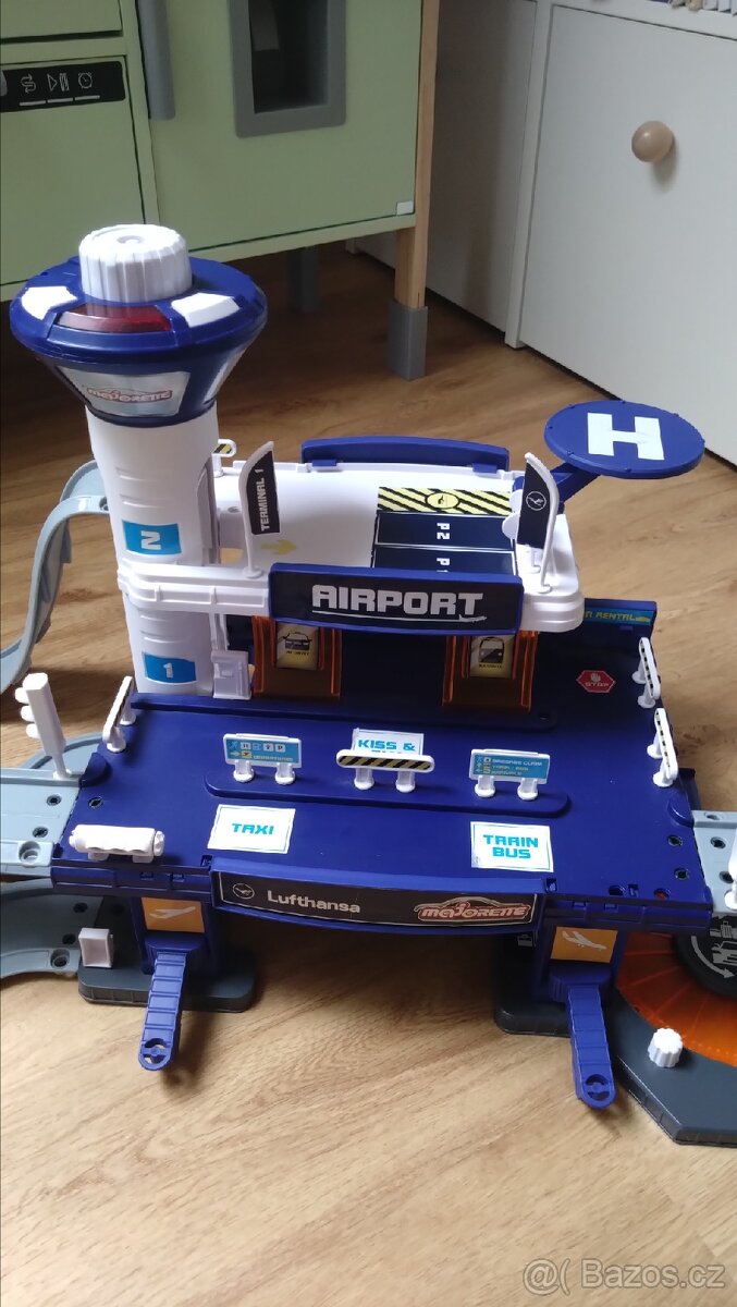 Majorette Creatix Airport – letiště pro autíčka - 2